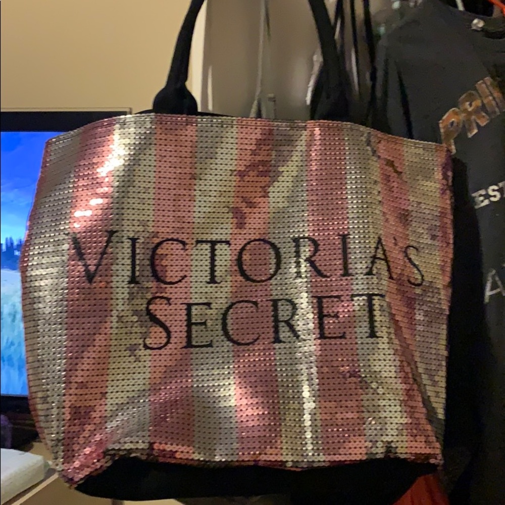 Vs Sequence Tote Barely Used - image 2